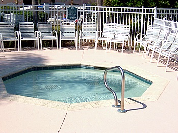 Tots wading pool